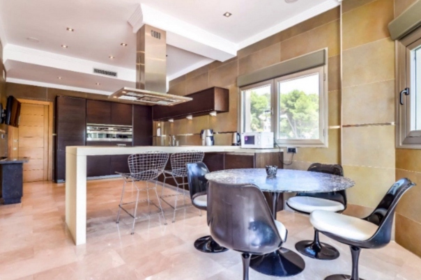 6 bed casa / chalet in Benissa