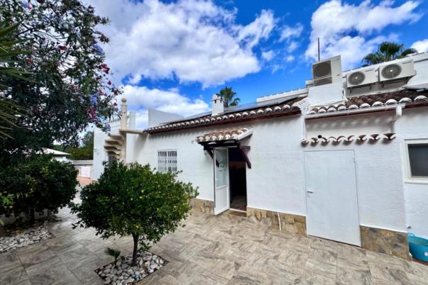 5 bed villa in Jávea