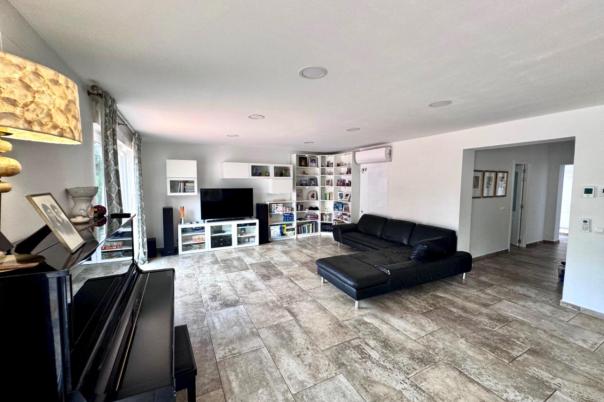 5 bed villa in Jávea