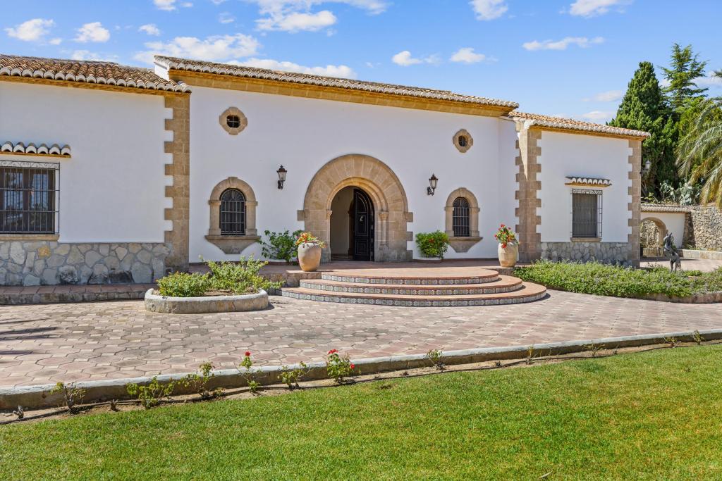 13 bed villas in Javea