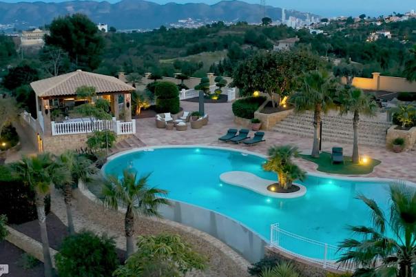 7 bed villa in La Nucía