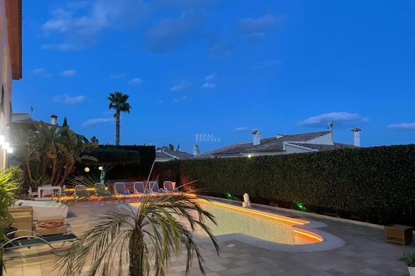 6 bed villa in Alfàs del Pi (l')