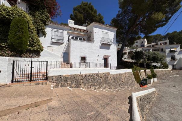 4 bed villa in Benitachell