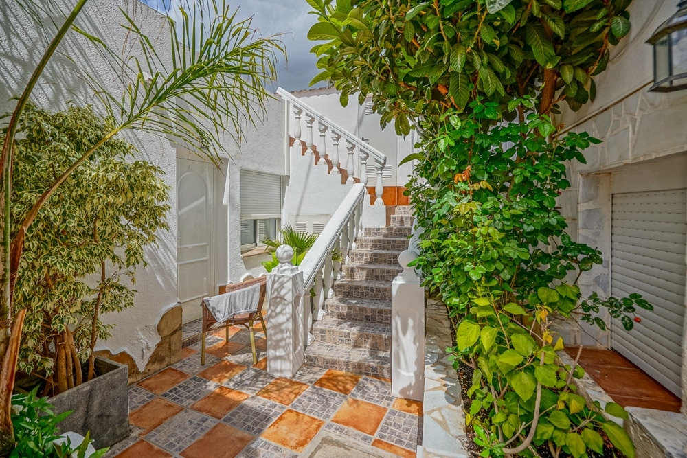 16 bed commercial_premises in Calpe