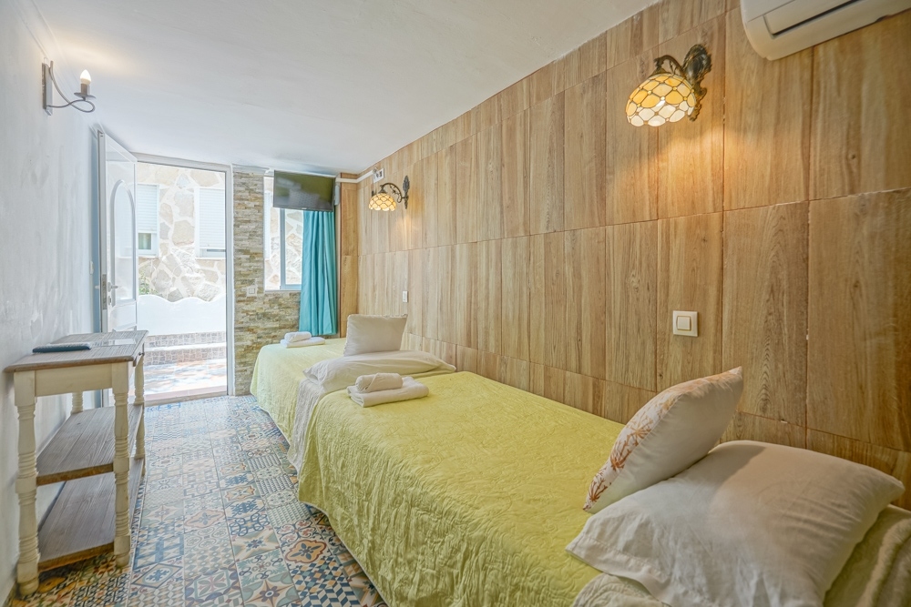 16 bed commercial_premises in Calpe