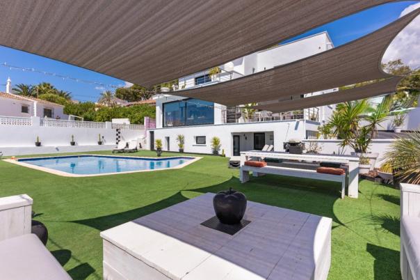 4 bed villas in Moraira