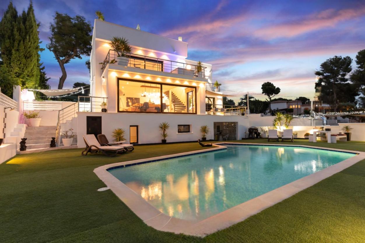 4 bed villas in Moraira