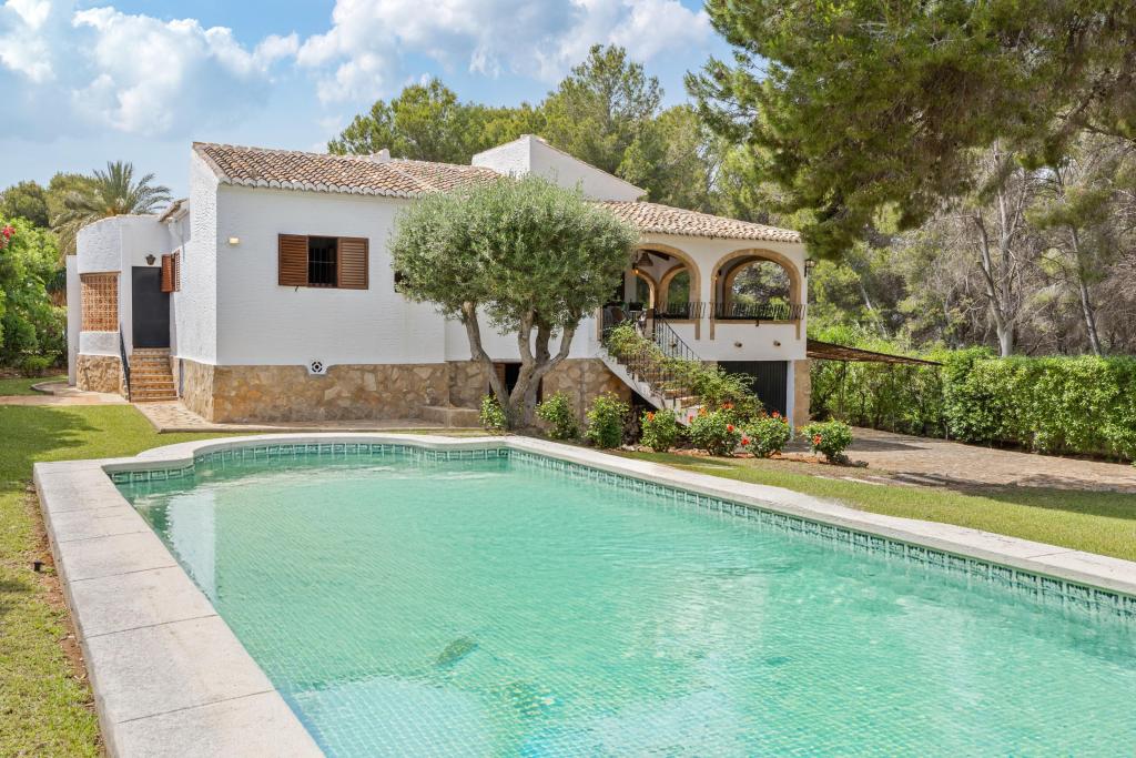 6 bed villas in Javea