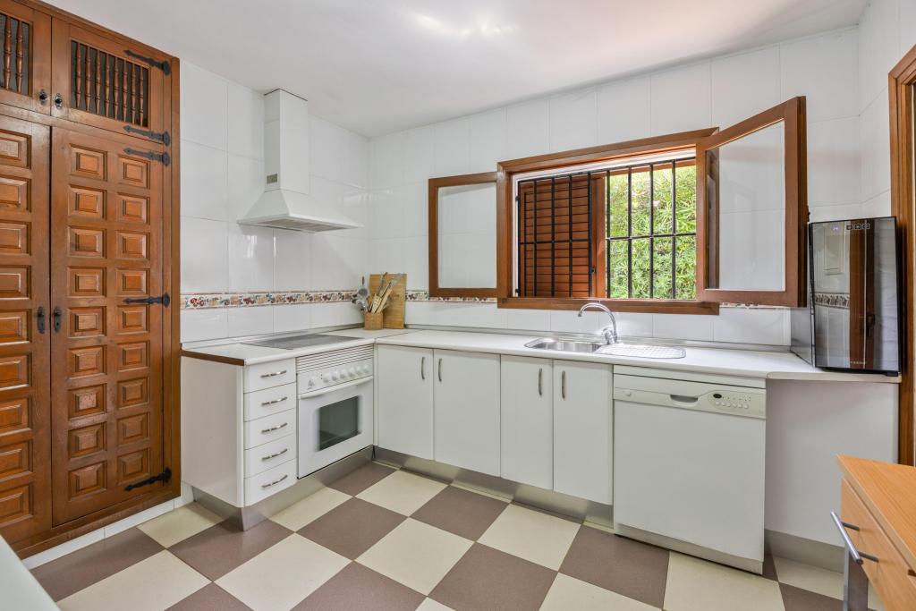 6 bed villas in Javea
