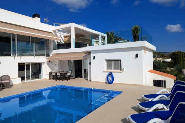 5 bed villa in Moraira