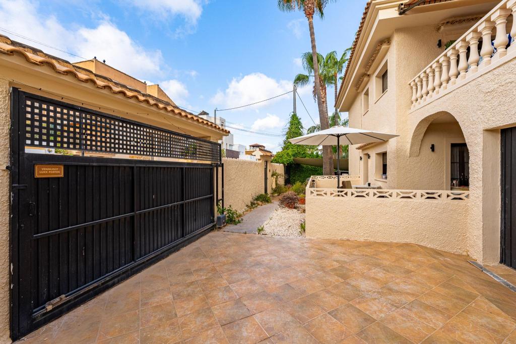 15 bed villa in Albir