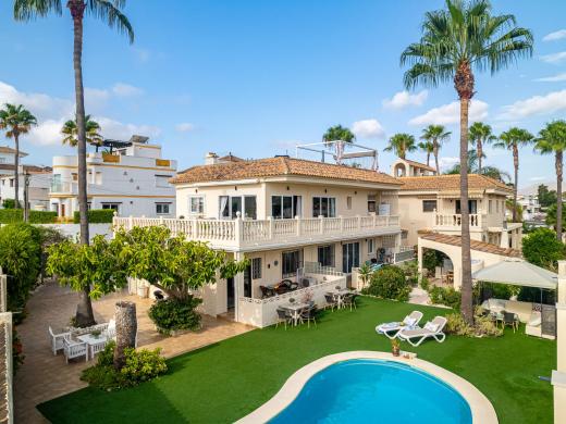 15 bed villa in Albir