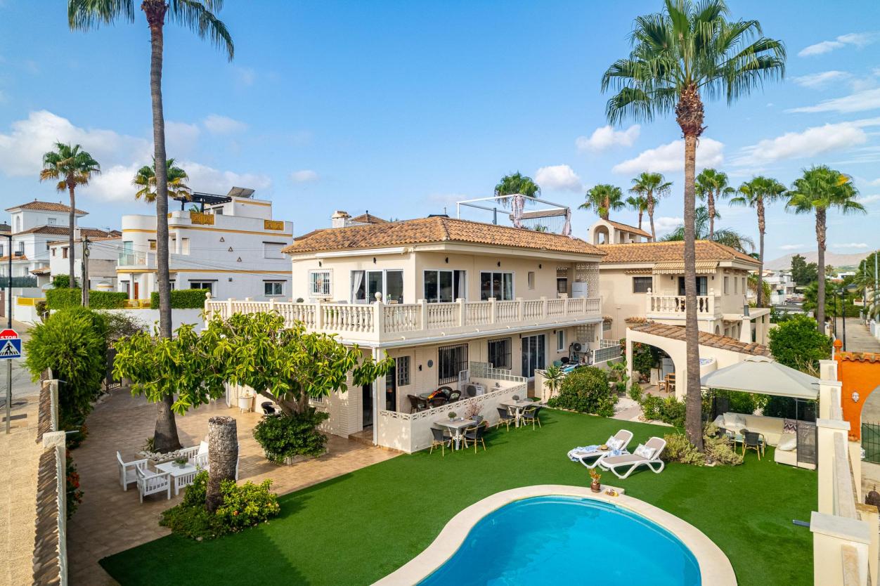 15 bed villa in Albir