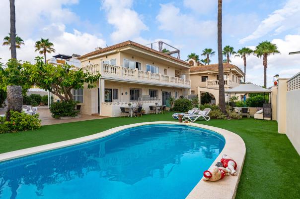 15 bed villa in Albir