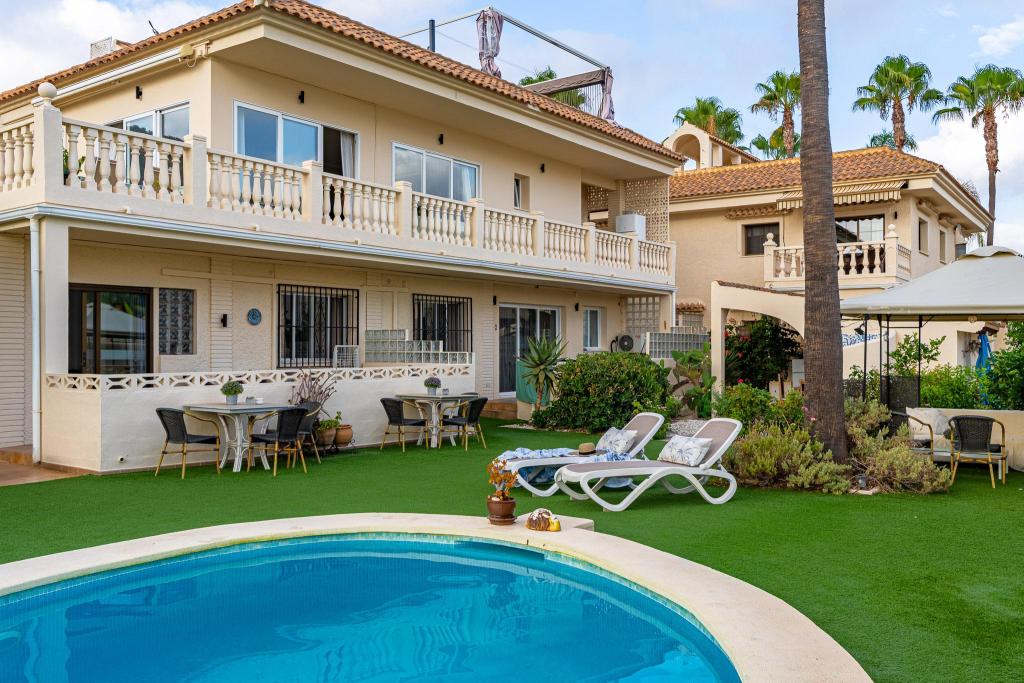 15 bed villa in Albir