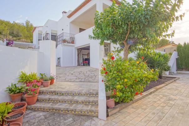 6 bed villa in Denia