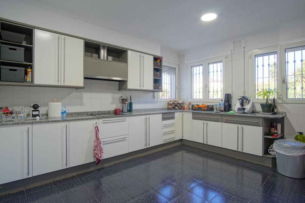 6 bed villa in Denia