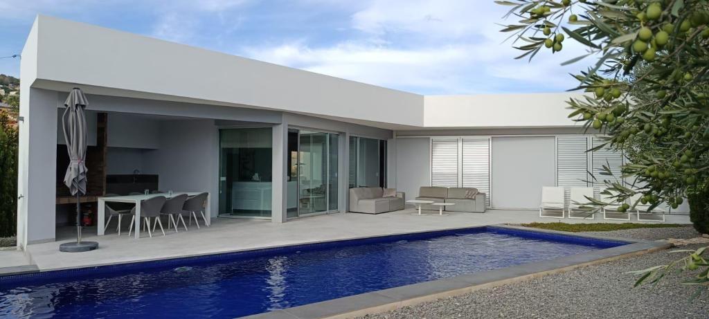 4 bed casa / chalet in Calpe