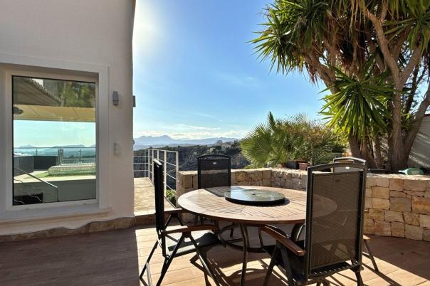 4 bed villa in Benitachell