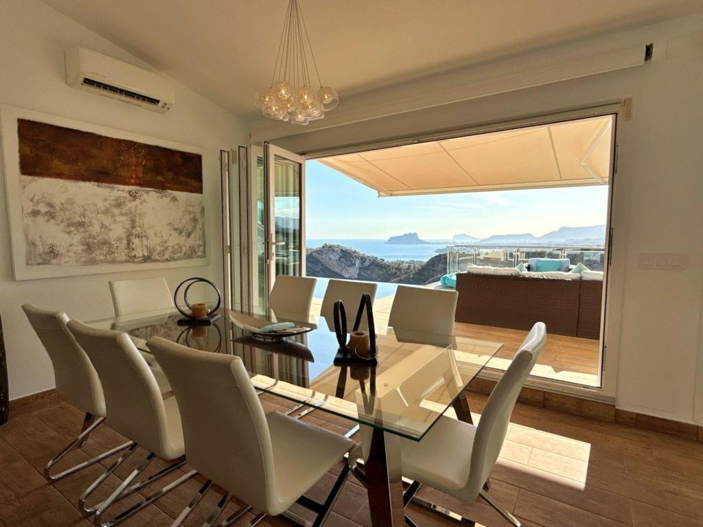4 bed villa in Benitachell