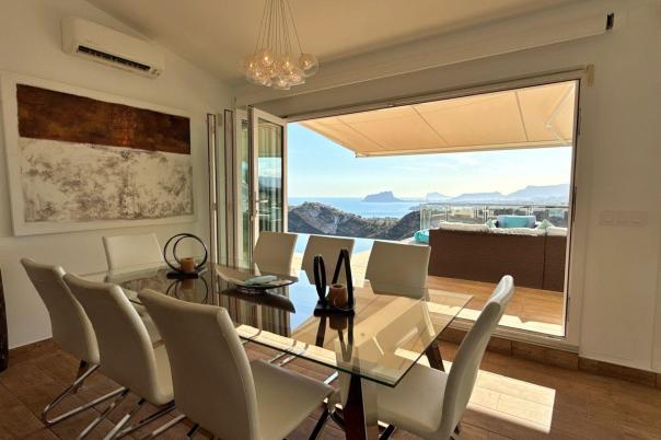 4 bed villa in Benitachell