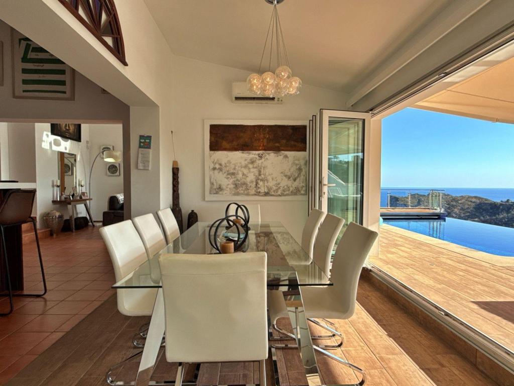 4 bed villa in Benitachell