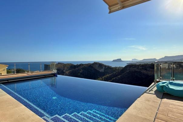 4 bed villa in Benitachell