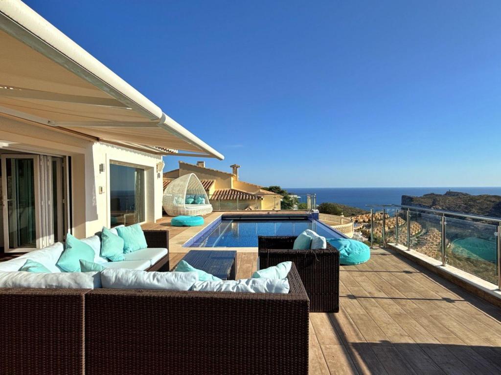 4 bed villa in Benitachell