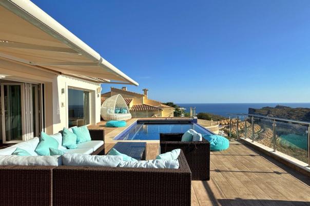 4 bed villa in Benitachell