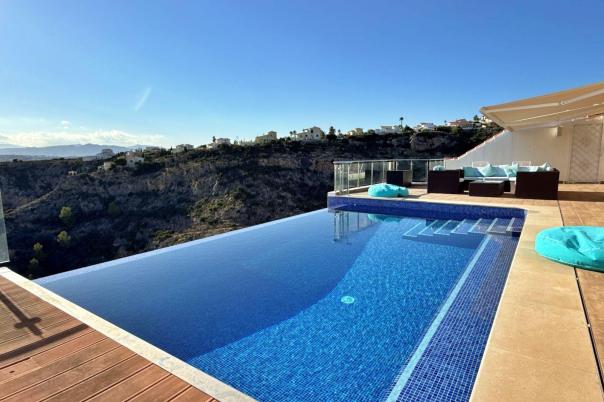 4 bed villa in Benitachell