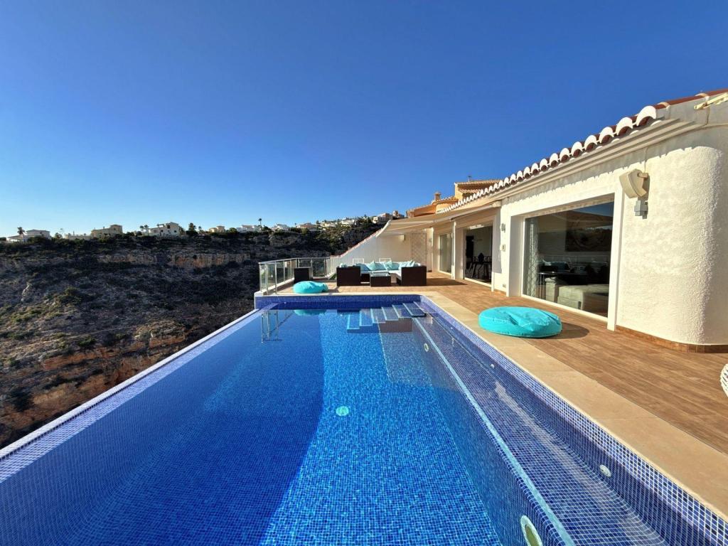 4 bed villa in Benitachell