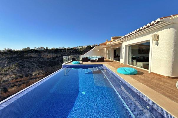 4 bed villa in Benitachell