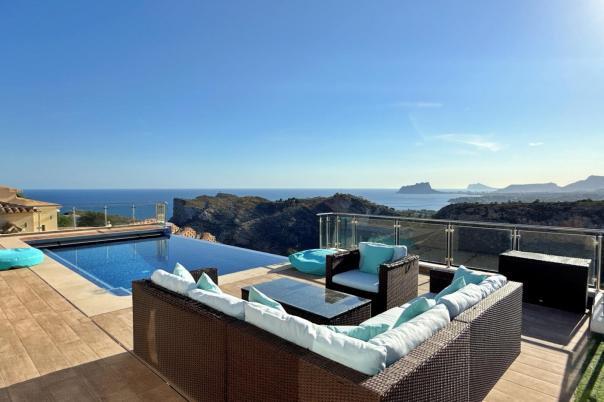 4 bed villa in Benitachell