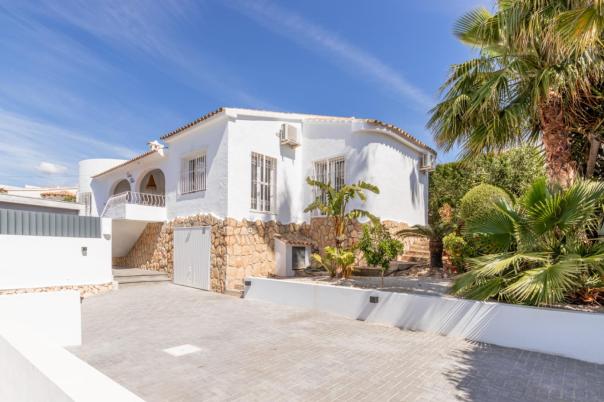 4 bed villas in Moraira
