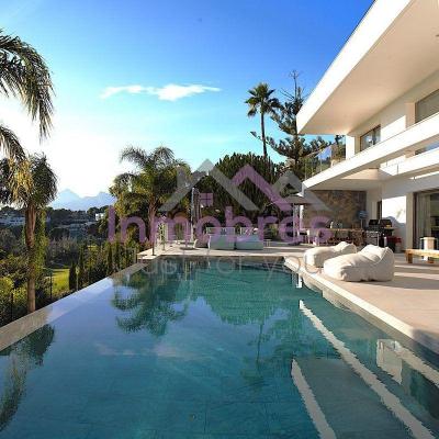 5 bed casa / chalet in Altea