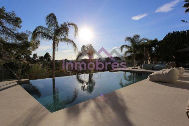 5 bed casa / chalet in Altea