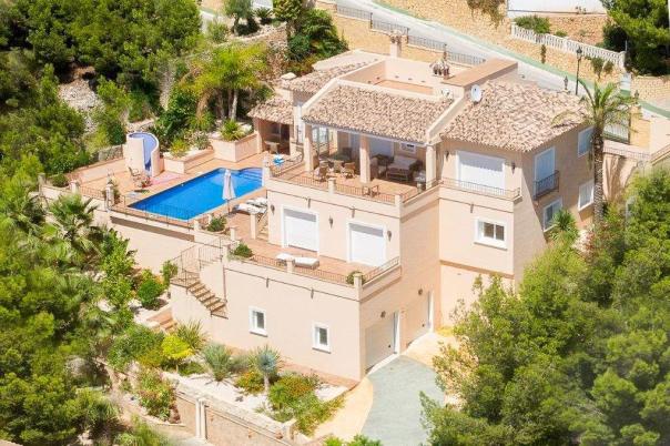 5 bed villa in Altea