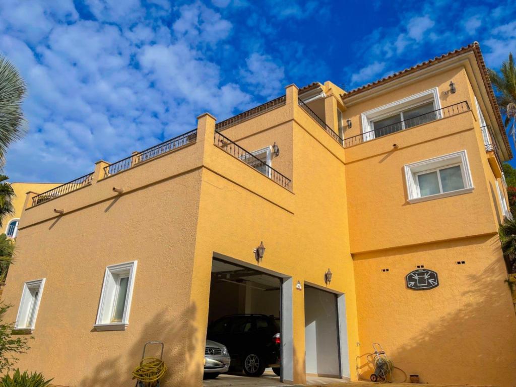 5 bed villa in Altea