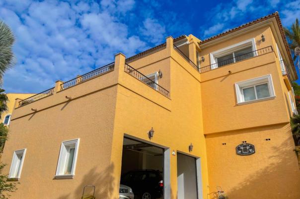 5 bed villa in Altea