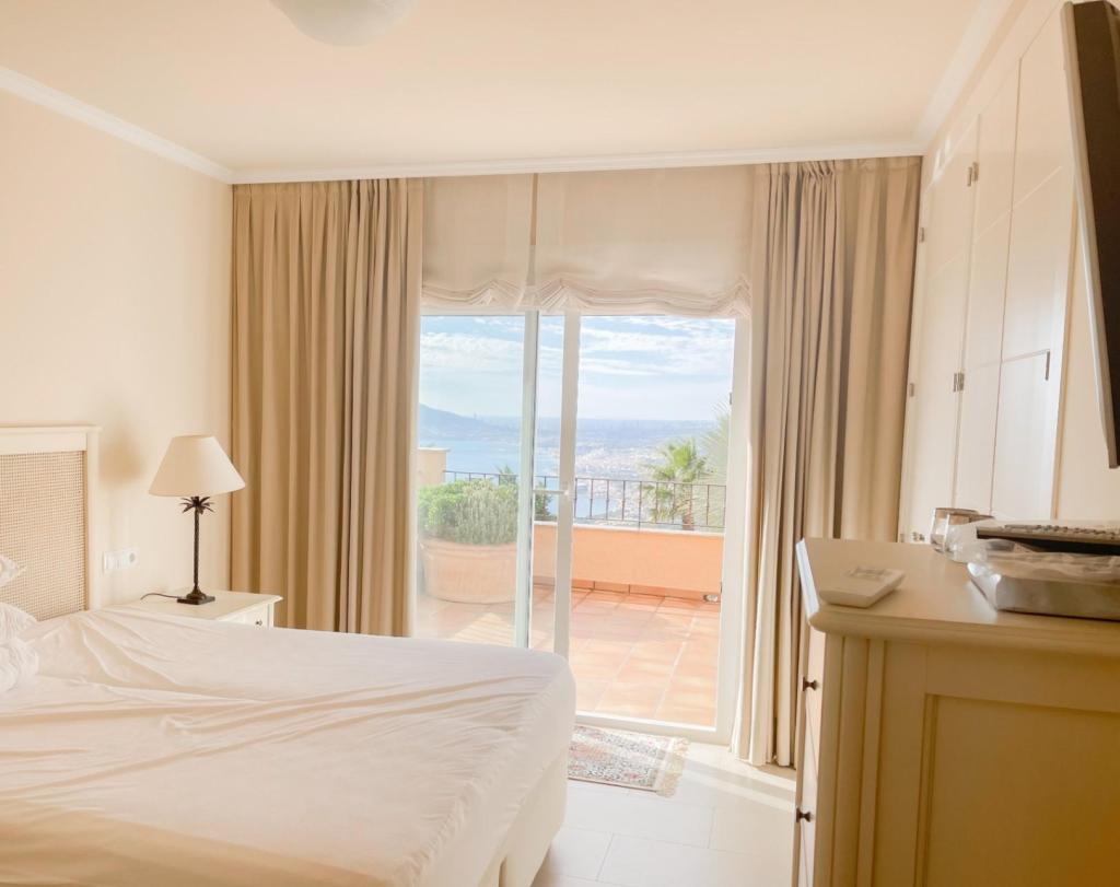 5 bed villa in Altea