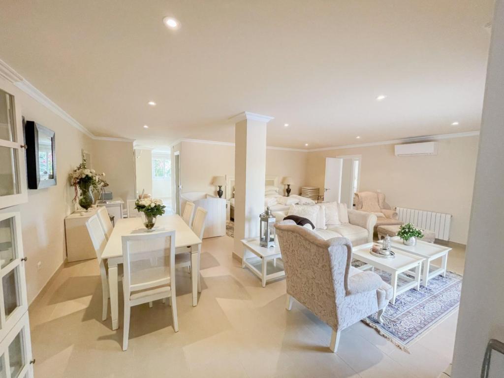 5 bed villa in Altea