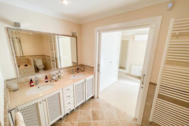 5 bed villa in Altea