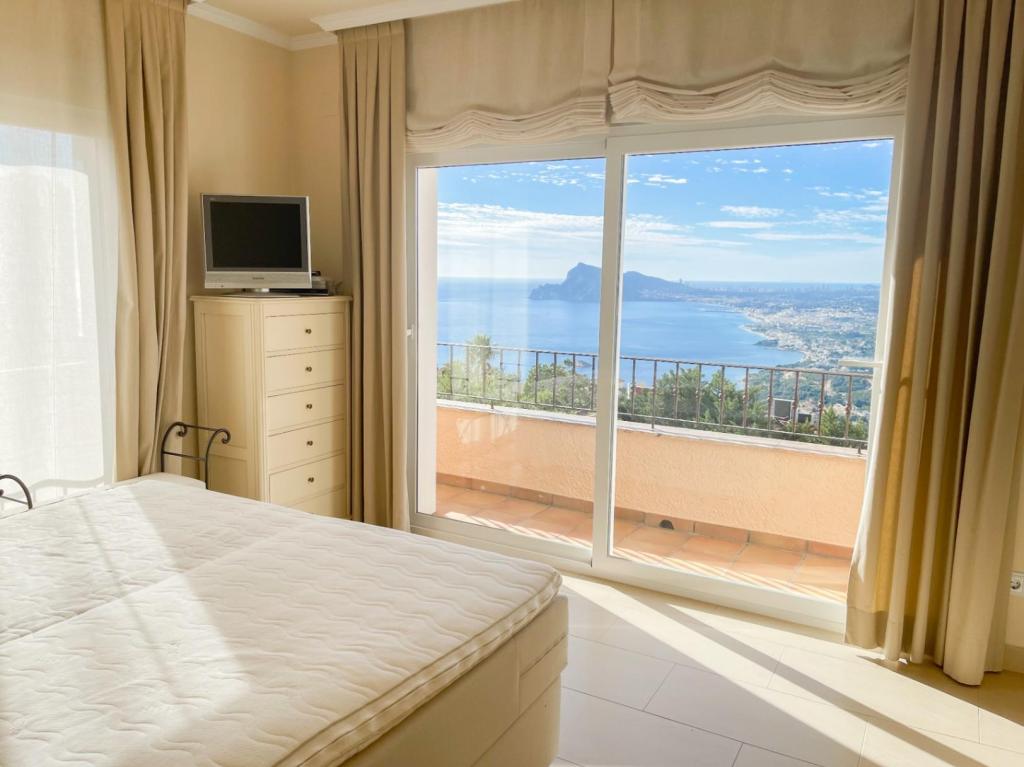 5 bed villa in Altea