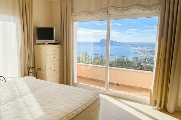 5 bed villa in Altea