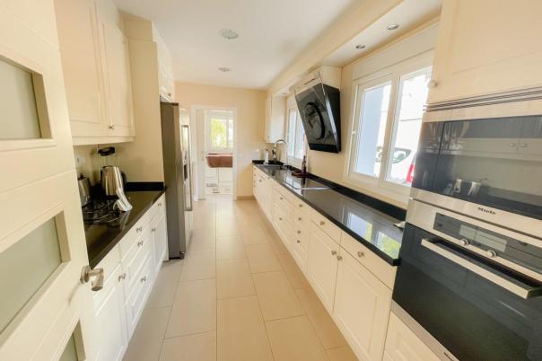 5 bed villa in Altea