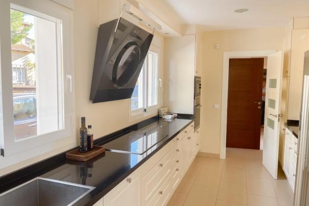 5 bed villa in Altea