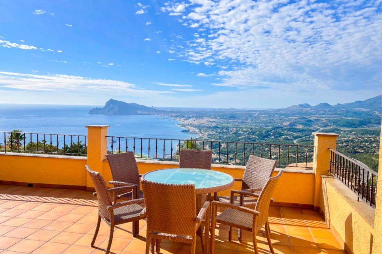5 bed villa in Altea