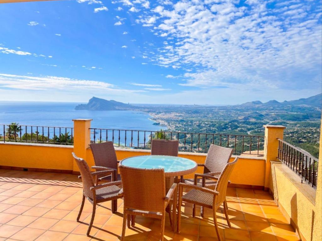 5 bed villa in Altea