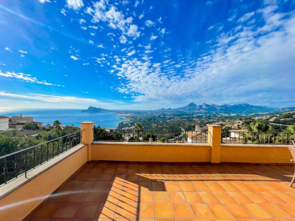5 bed villa in Altea