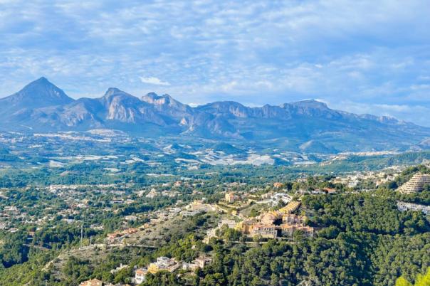 5 bed villa in Altea